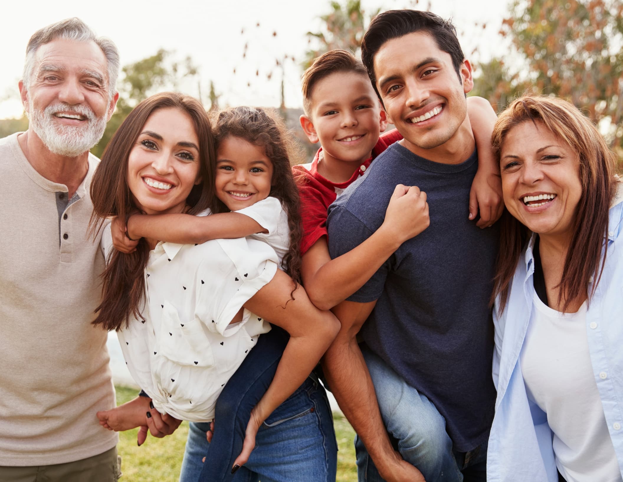 Niñas, niños y cuidadores